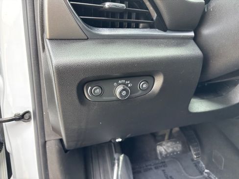 Used 2019 Chevrolet Traverse LT image 13