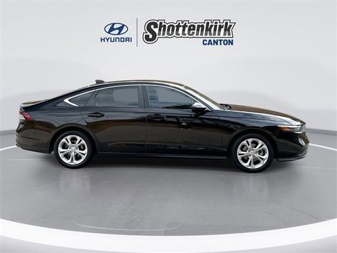 Used 2024 Honda Accord LX image 9