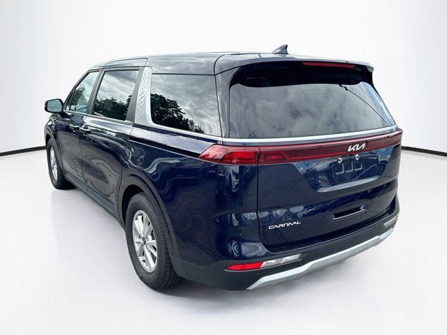 Used 2024 Kia Carnival LX FWD image 7