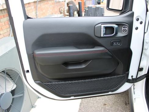 Used 2026 Jeep Gladiator Rubicon AWD/4WD image 13