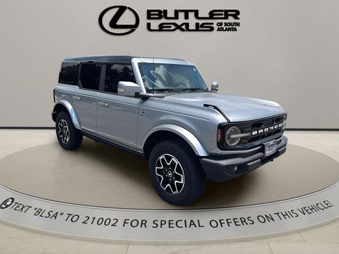 Used 2024 Ford Bronco Outer Banks AWD/4WD image 2