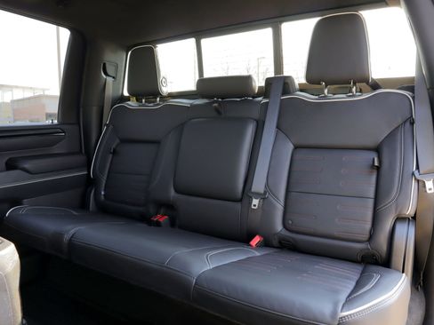 Used 2025 GMC Sierra 2500 AT4X image 10