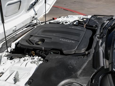 Used 2021 Jaguar F-TYPE P300 image 41