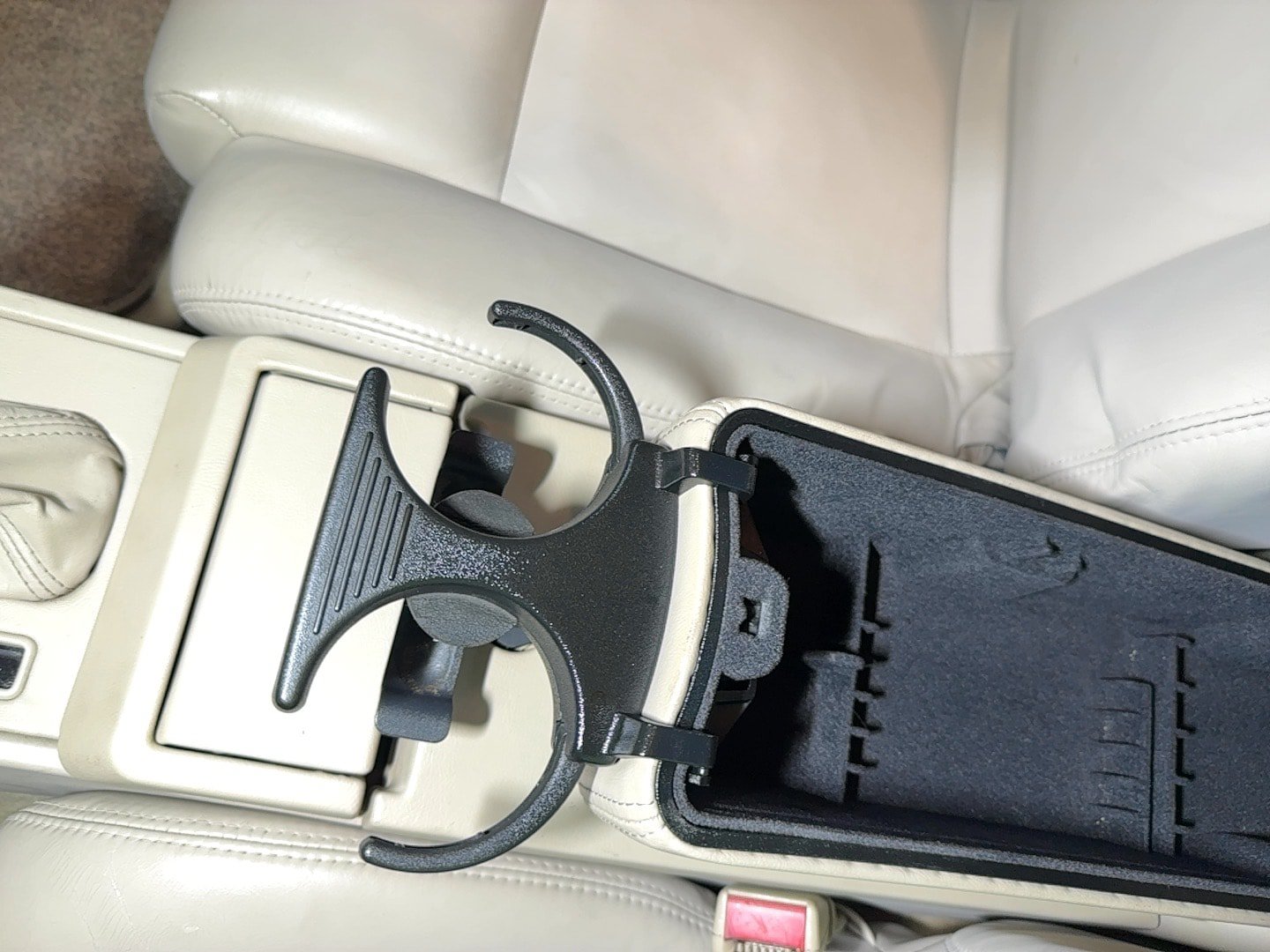 Used 1993 Cadillac Allante FWD image 45