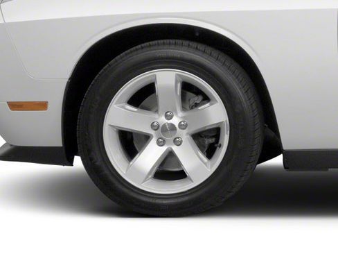 Used 2013 Dodge Challenger SXT RWD image 14