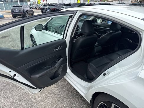 Used 2023 Nissan Altima 2.5 SR image 15