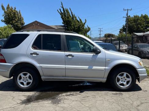 Used 1999 Mercedes-Benz ML 320 4MATIC image 8
