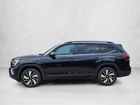 Used 2025 Volkswagen Atlas SE FWD image 9