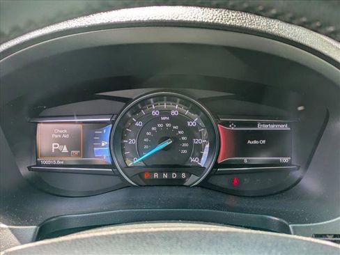 Used 2017 Ford Explorer XLT w/ Equipment Group 201A FWD image 9