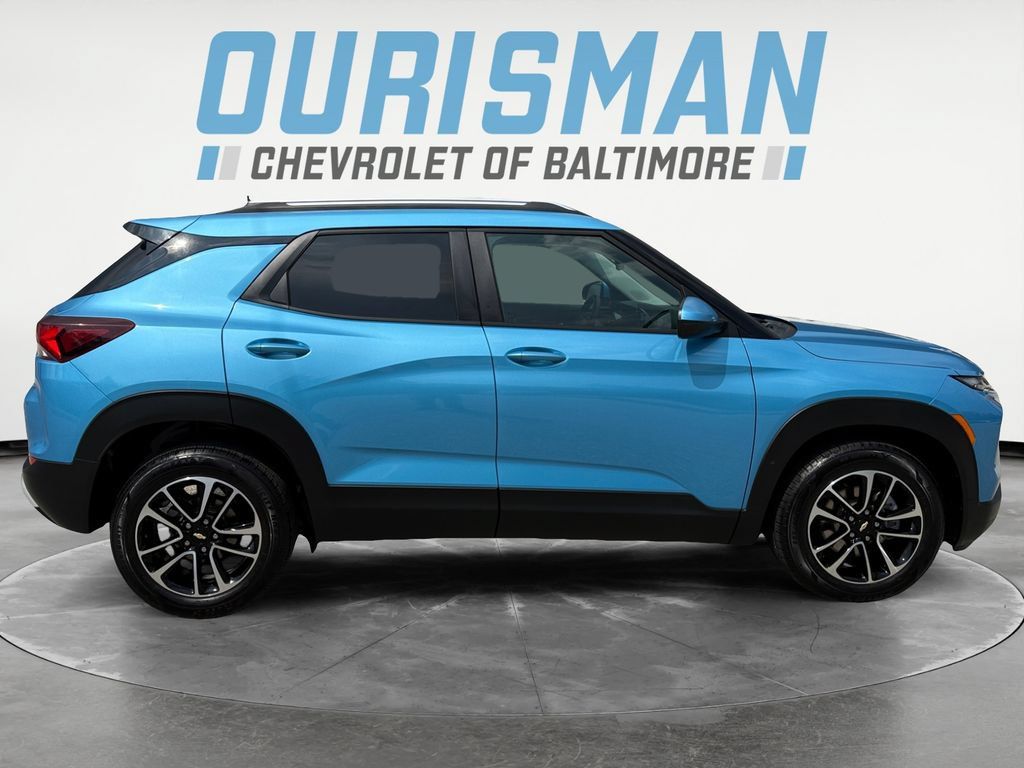 Used 2025 Chevrolet TrailBlazer LT FWD image 7