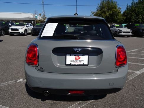 Used 2019 MINI Cooper 4-Door Hardtop w/ Signature Upholstery Package image 5