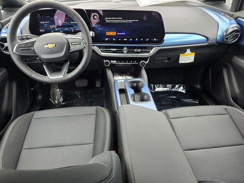 New 2026 Chevrolet Equinox EV LT AWD/4WD image 17