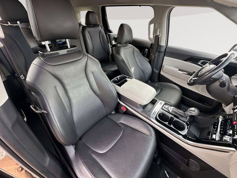 Used 2024 Kia Carnival SX image 28