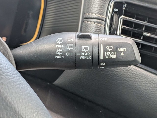 Used 2024 Jeep Wagoneer 4WD w/ Premium Group I image 31
