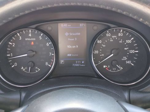 Used 2018 Nissan Rogue SV w/ Premium Package FWD image 18