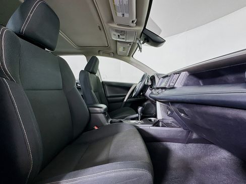 Used 2018 Toyota RAV4 XLE AWD/4WD image 30