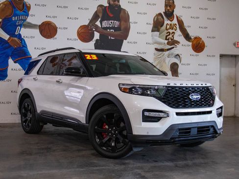 Used 2023 Ford Explorer ST w/ Equipment Group 401A AWD/4WD image 2