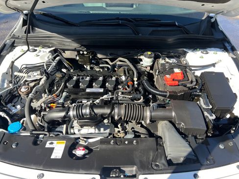 Used 2019 Honda Accord LX image 32