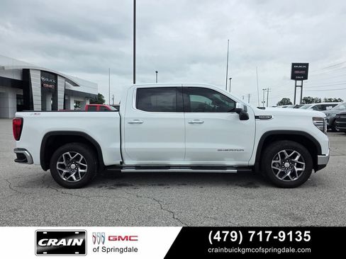 Used 2023 GMC Sierra 1500 SLT w/ SLT Premium Plus Package AWD/4WD image 9