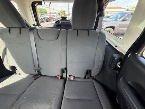 Used 2025 Jeep Wrangler Sport S AWD/4WD image 36