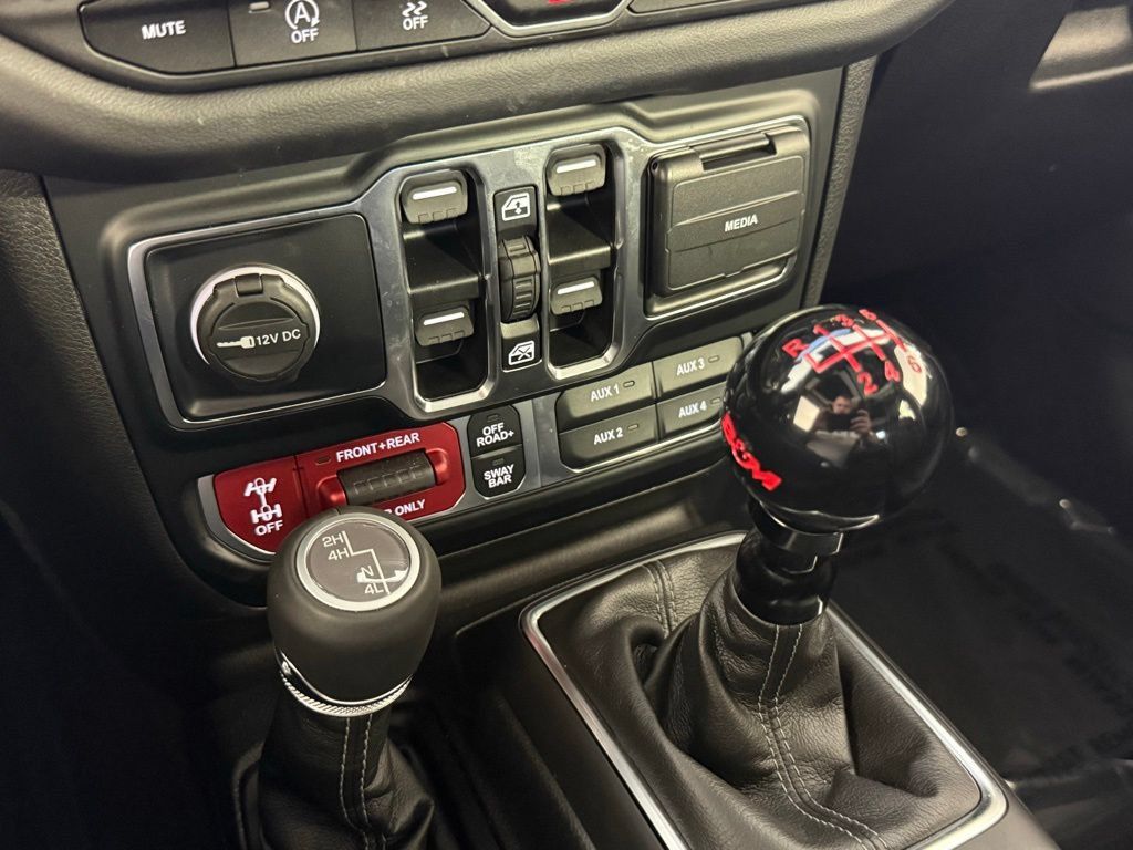 Used 2024 Jeep Wrangler Unlimited Rubicon AWD/4WD image 28
