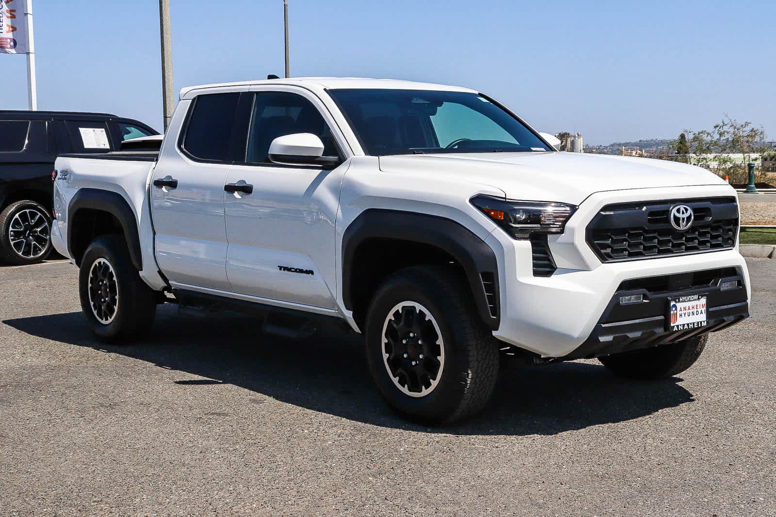 Used 2025 Toyota Tacoma TRD Off-Road AWD/4WD image 3
