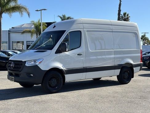 Used 2025 Mercedes-Benz Sprinter 2500 image 10