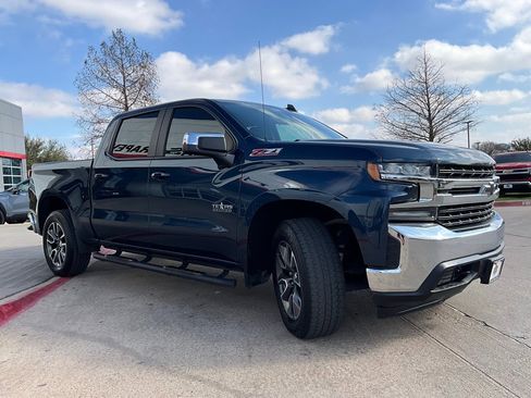 Used 2021 Chevrolet Silverado 1500 LT w/ Z71 Off-Road Package image 5