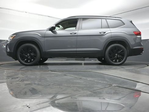 New 2026 Volkswagen Atlas SE FWD image 36