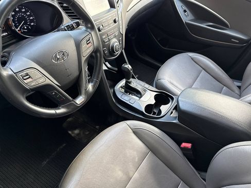 Used 2017 Hyundai Santa Fe Sport FWD image 7