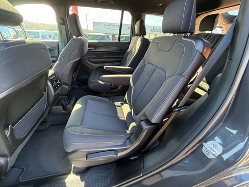 Used 2024 Jeep Grand Cherokee L Laredo w/ Luxury Tech Group I image 12