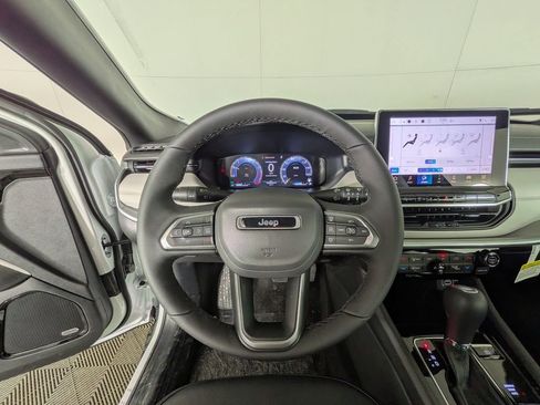 New 2026 Jeep Compass Limited w/ Sun, Sound & Navigation Group image 20