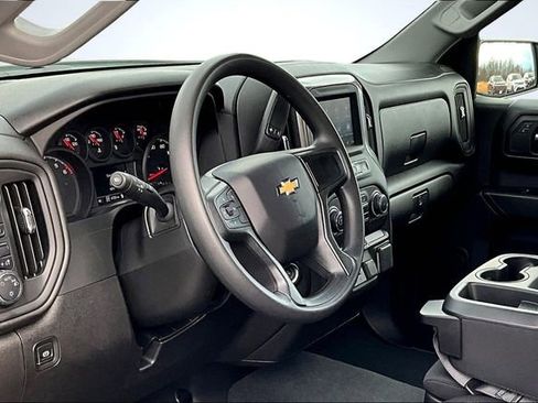 Used 2025 Chevrolet Silverado 1500 Custom image 17