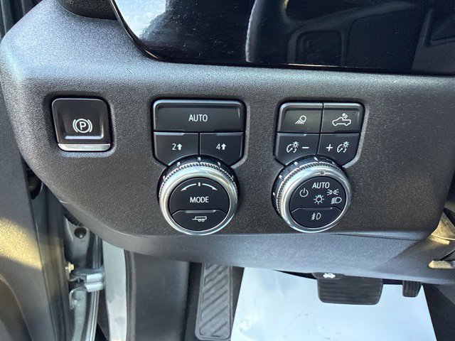 Used 2025 GMC Sierra 1500 SLT AWD/4WD image 17