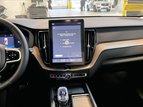 New 2026 Volvo XC60 B5 Plus w/ Protection Package Premier AWD/4WD image 8