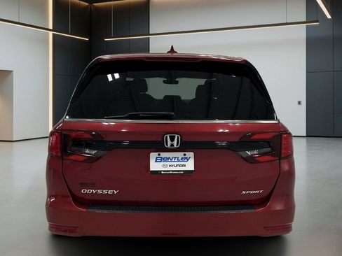 Used 2024 Honda Odyssey Sport image 5