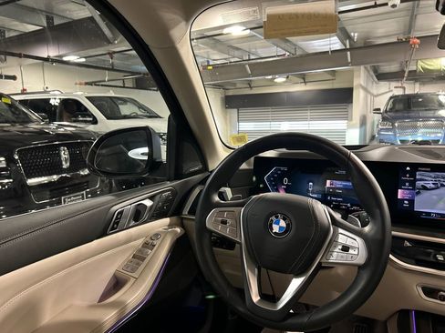 Used 2023 BMW X7 xDrive40i w/ Premium Package AWD/4WD image 24