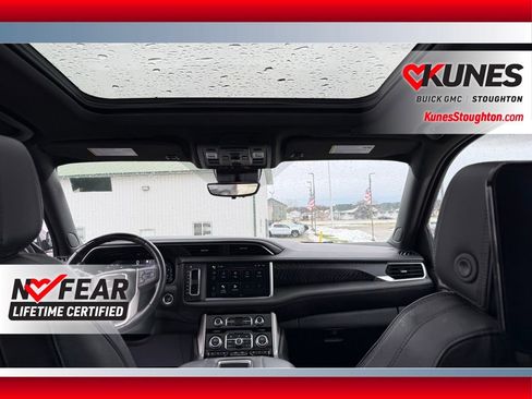 Used 2023 GMC Yukon Denali image 15