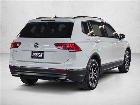 Used 2021 Volkswagen Tiguan SE w/ Panoramic Sunroof Package FWD image 5