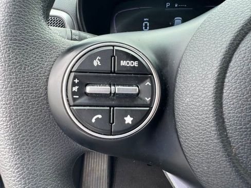 Used 2024 Kia Soul LX FWD image 12