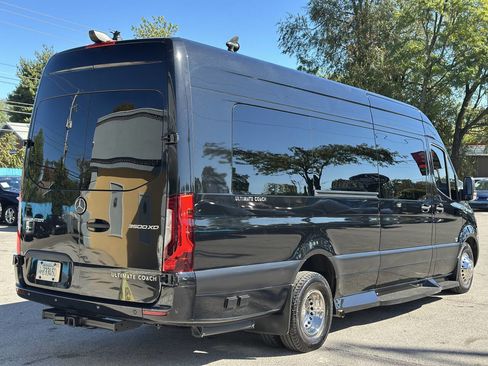 Used 2023 Mercedes-Benz Sprinter 3500 image 9