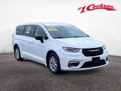 Used 2024 Chrysler Pacifica Touring-L