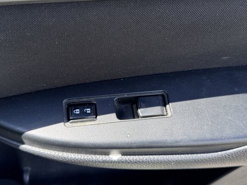 Used 2012 Subaru Outback 2.5i Premium w/ All-Weather Pkg AWD/4WD image 39