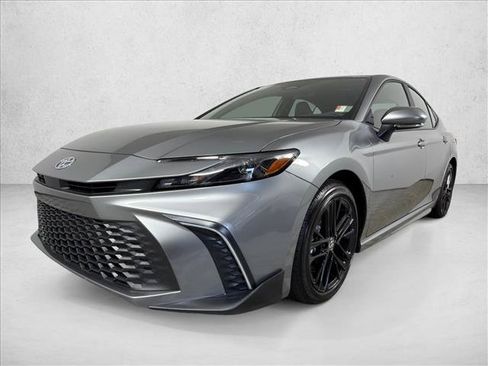 Used 2026 Toyota Camry SE FWD image 7