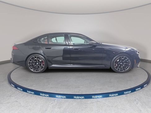 Used 2025 BMW M5 w/ Carbon Package AWD/4WD image 5
