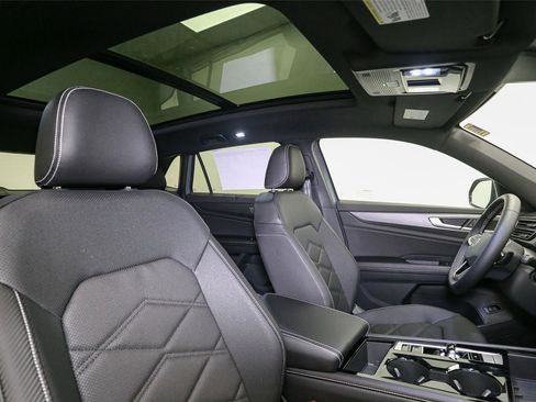 New 2026 Volkswagen Atlas Cross Sport SE AWD/4WD image 14