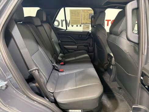 Used 2026 Toyota 4Runner TRD Off-Road Premium AWD/4WD image 15