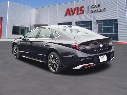 Used 2025 Hyundai Sonata SEL FWD image 9