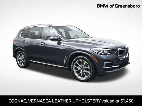 Used 2022 BMW X5 xDrive40i w/ Premium Package image 1