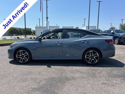 Used 2025 Nissan Sentra SR FWD image 6